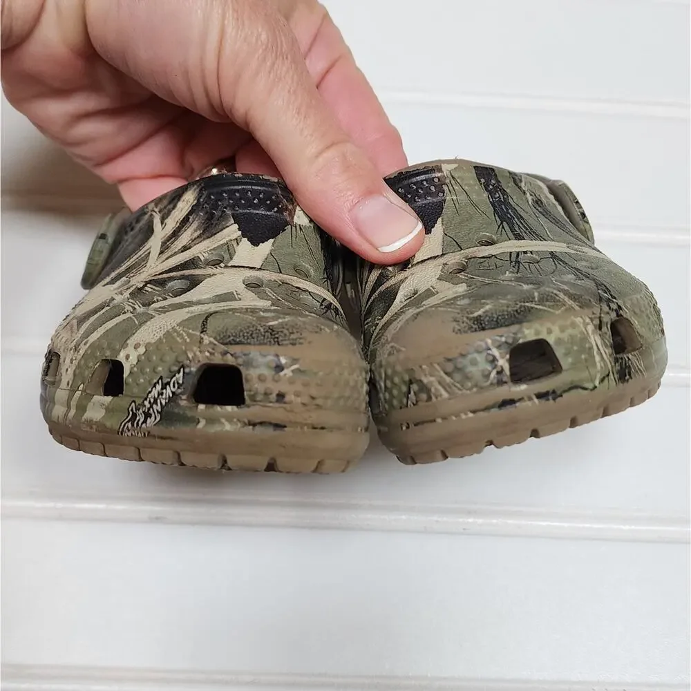 Crocs Classic Realtree Toddler Clogs Sandals Size 4 Toddler Green & Tan